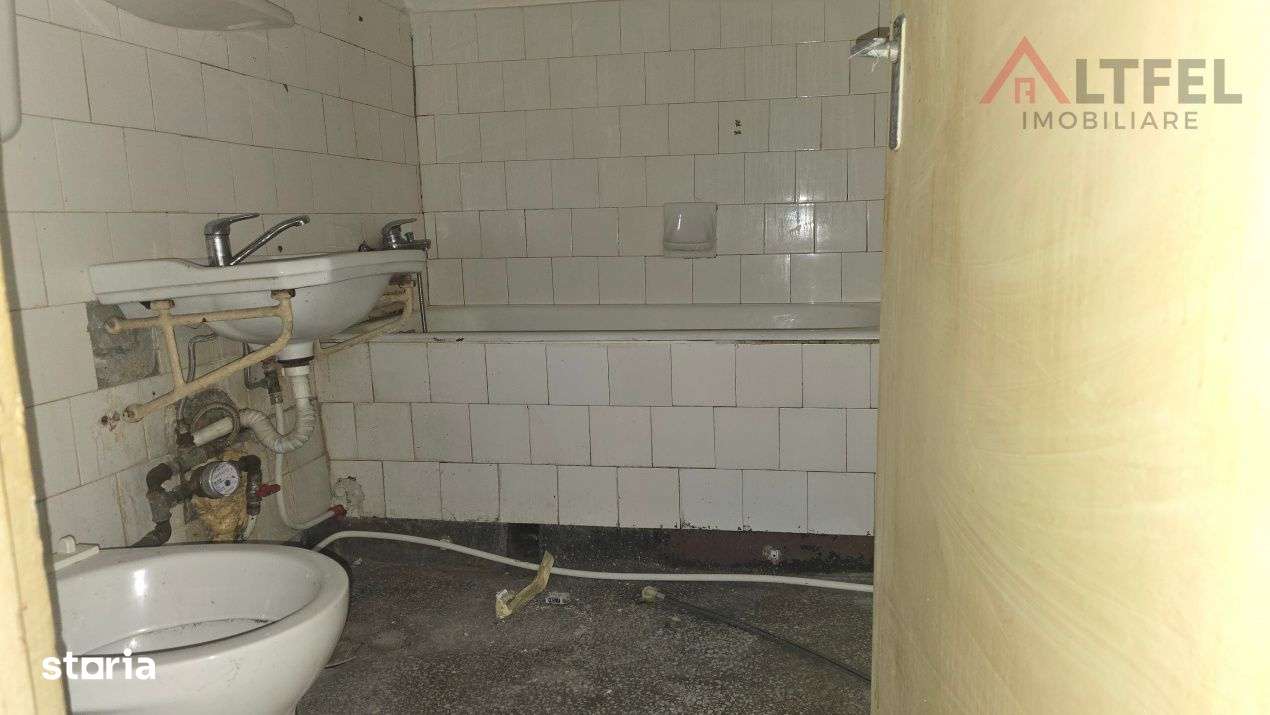 COMISION 0! Apartament 2 camere etaj 2 cu balcon Liceul Militar-6