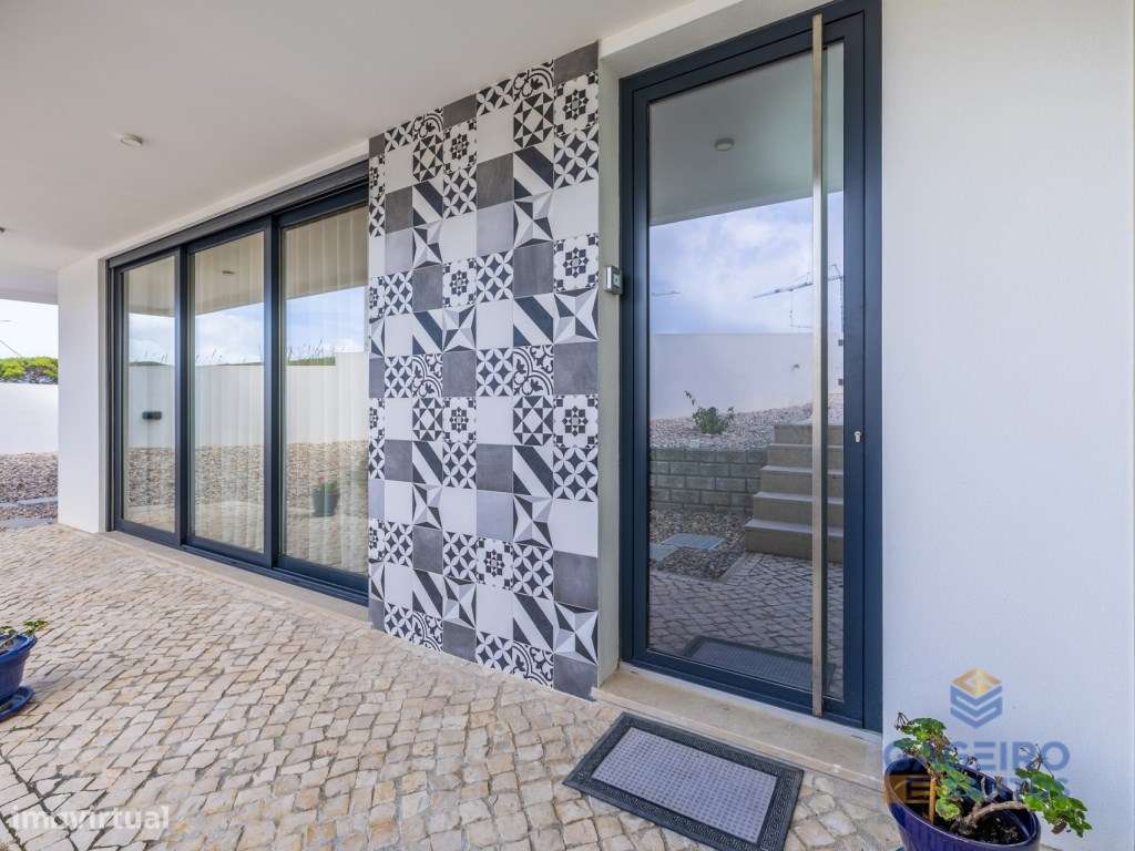 Moradia T3 individual de 2023 com garagem-25