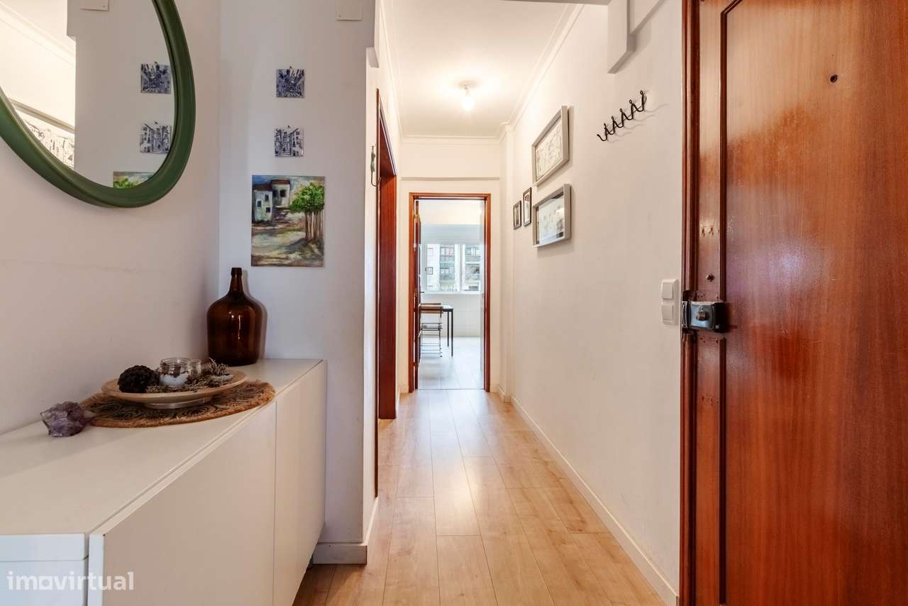 Apartamento T2 c/ 2 Wcs Totalmente Remodelado na Rinchoa, Sintra-3