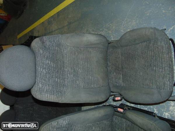 Opel Corsa C 5 portas conjunto bancos - 2