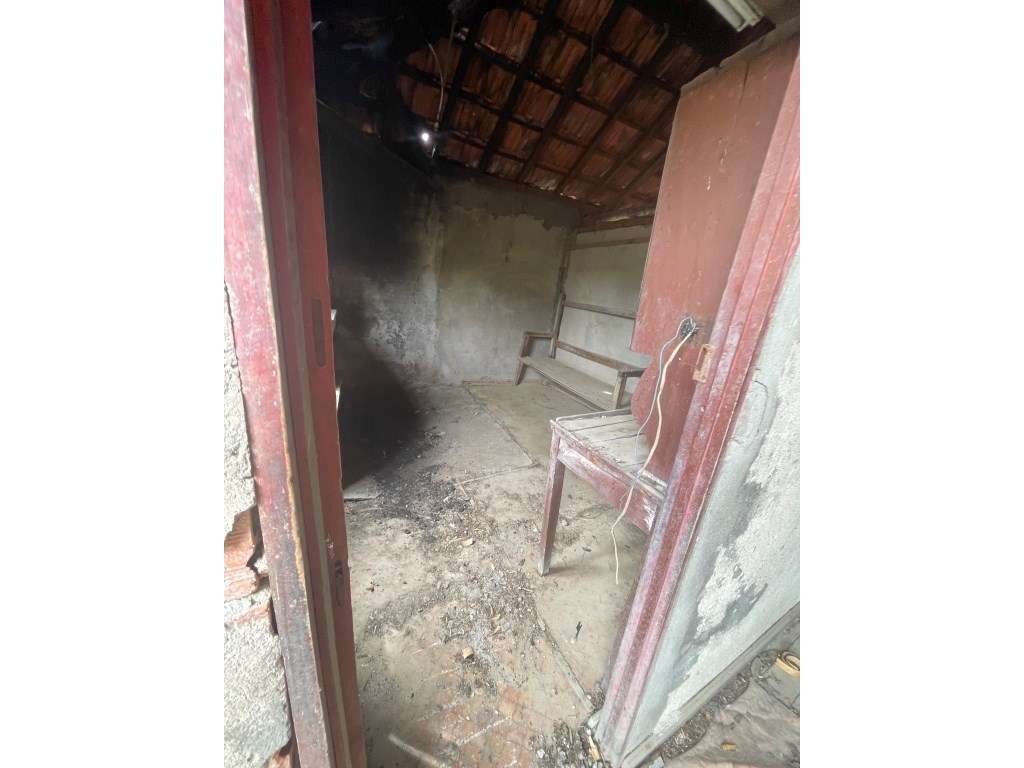 Moradia para Reconstrução com Terreno e Espaço Exterior | Lanção - ...-11
