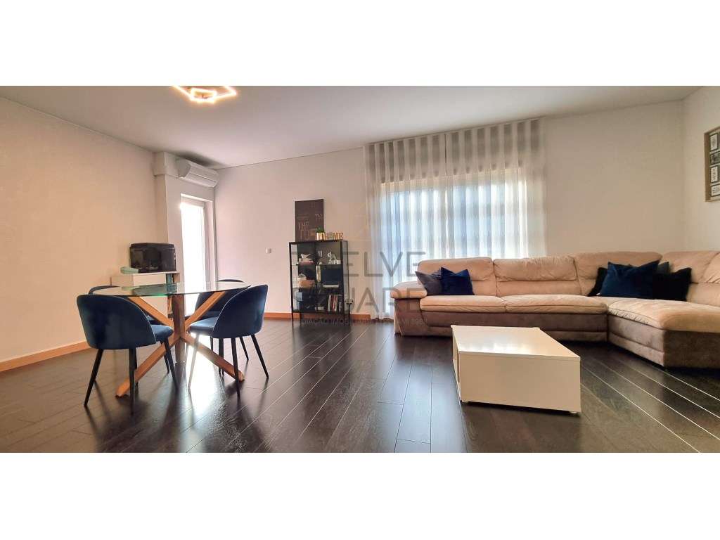 Apartamento T3 em Leiria, em muito bom estado de conservação.-2