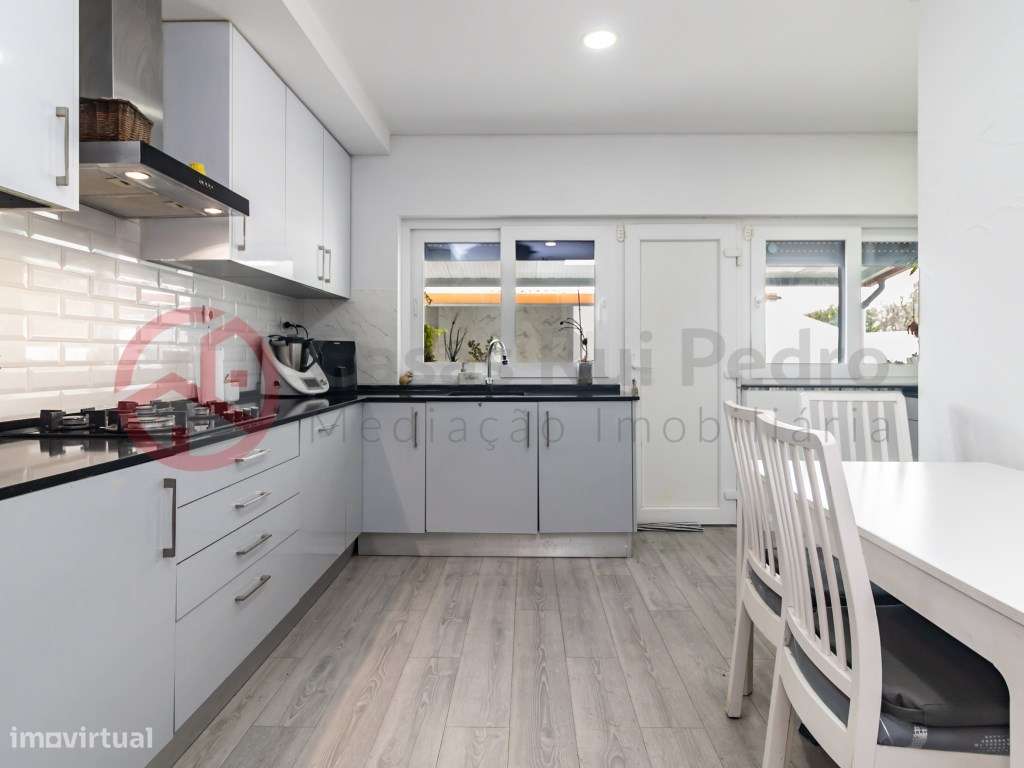 Moradia T3+2 Remodelada com garagem 740 m² de Terreno em St Antonio...-20