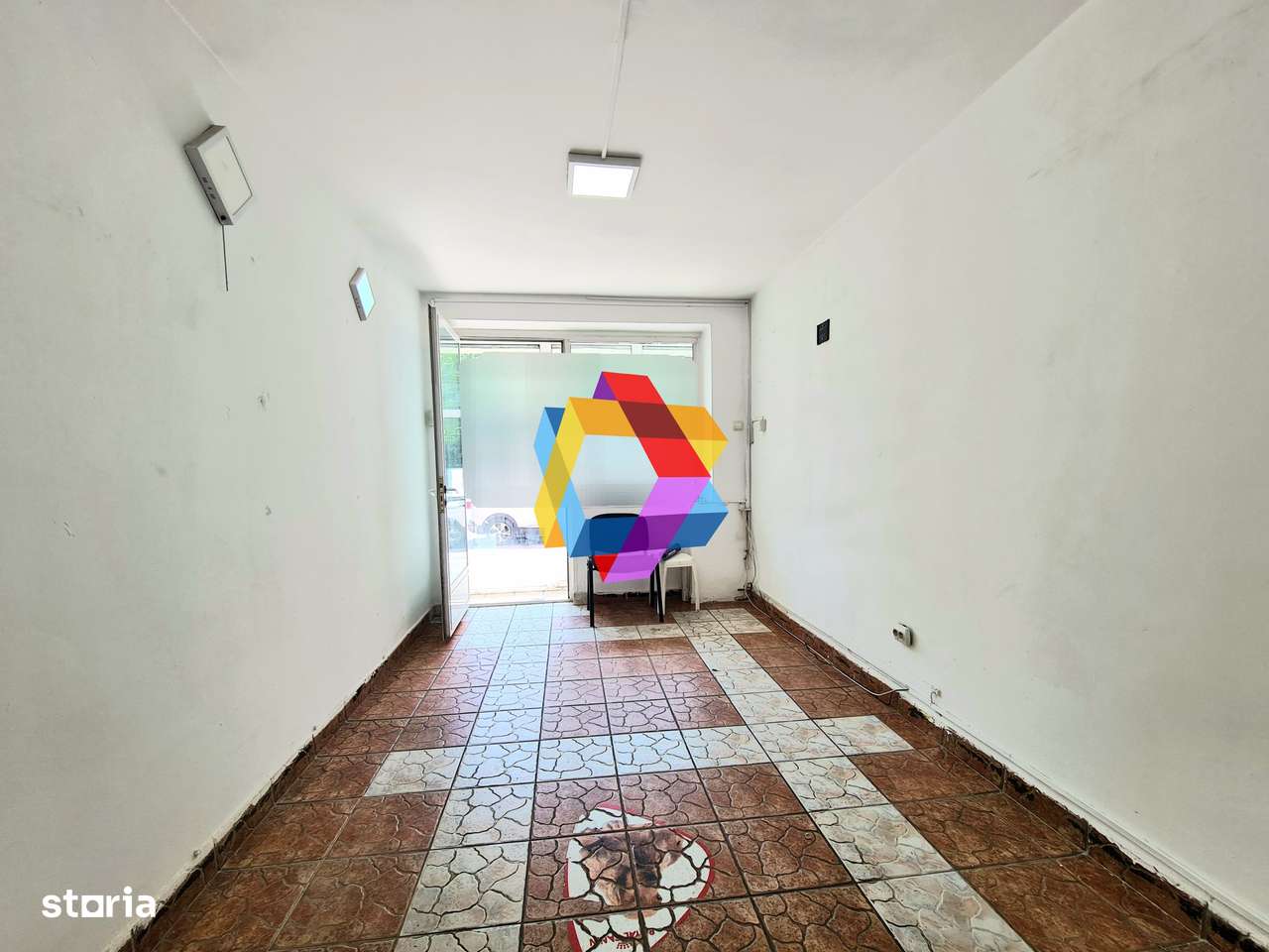 Spatiu comercial de vânzare cu vad Brașov - 55 mp # plus-imo.ro - Imagine principală: 2/7