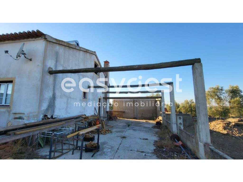 Monte Alentejano para recuperar localizado na freguesia de Ourique - Grande imagem: 5/22