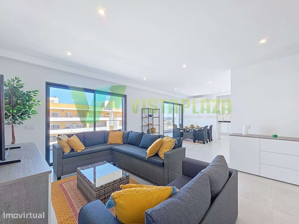 Apartamento Duplex com Terraço e Vista Panorâmica, piscina e garage...-7