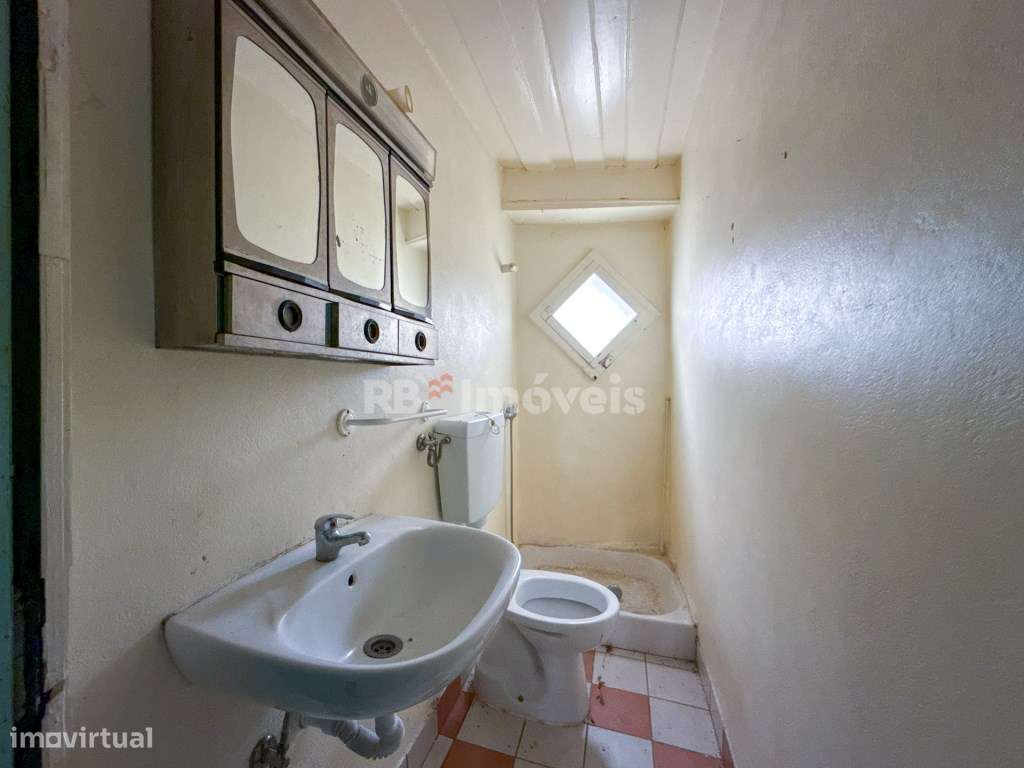 Prédio de 2 pisos Habitável - Grande imagem: 5/15