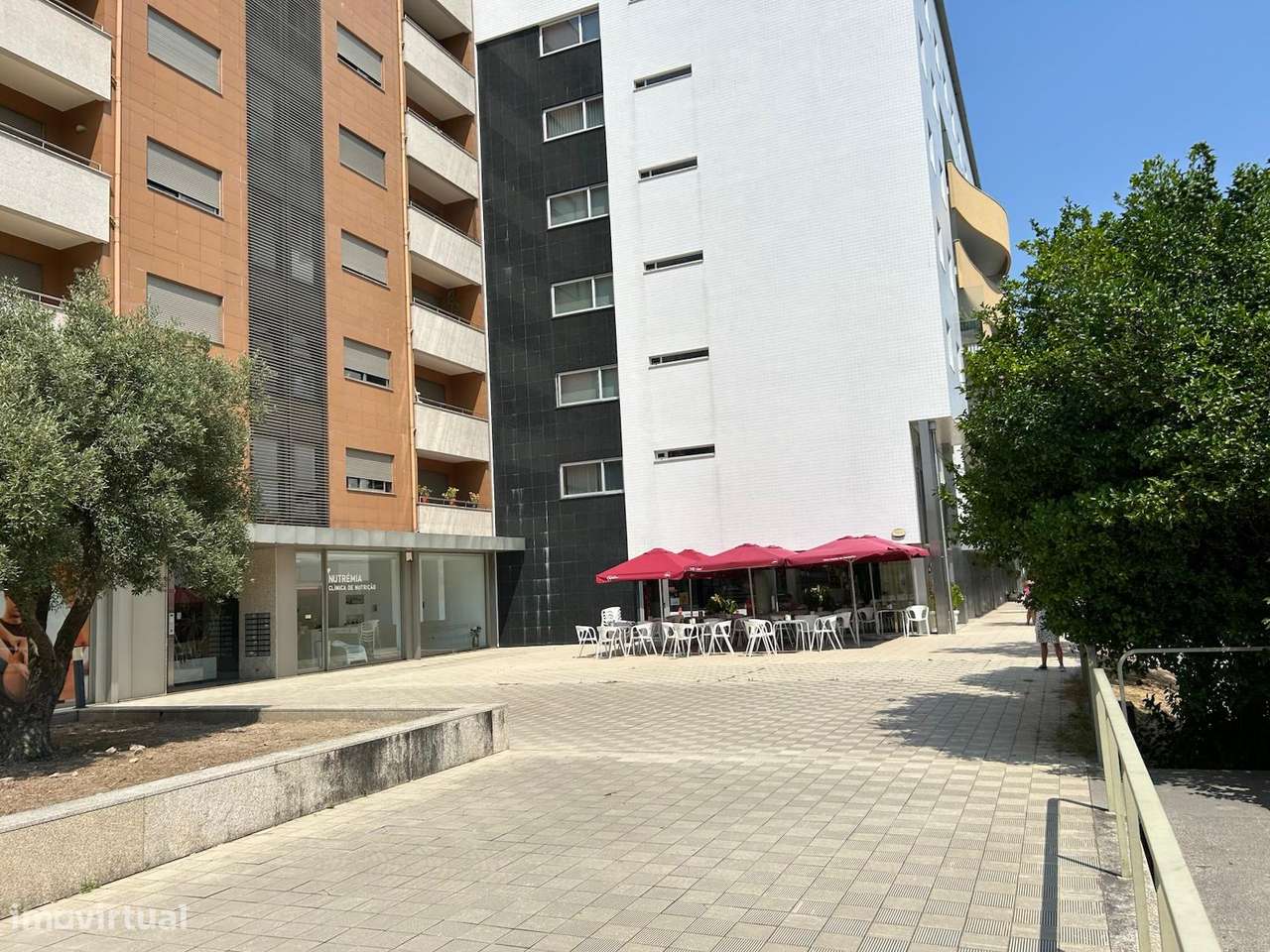 Apartamento T3, com áreas amplas e garagem, em Braga - Grande imagem: 2/55