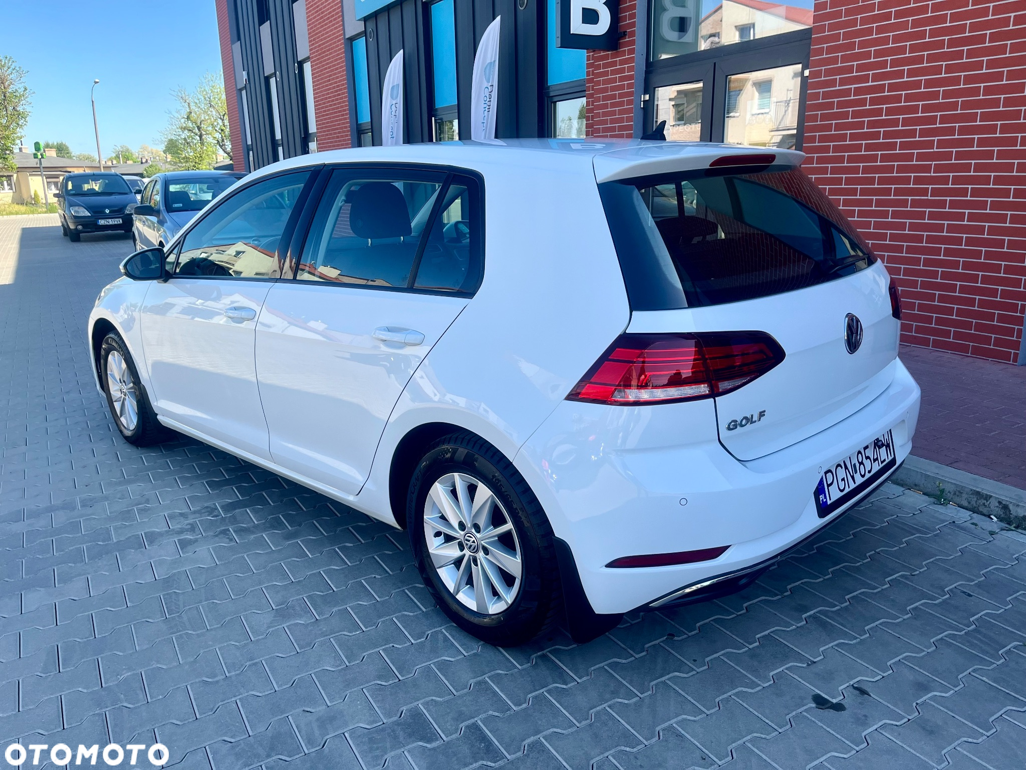 Volkswagen Golf - 6