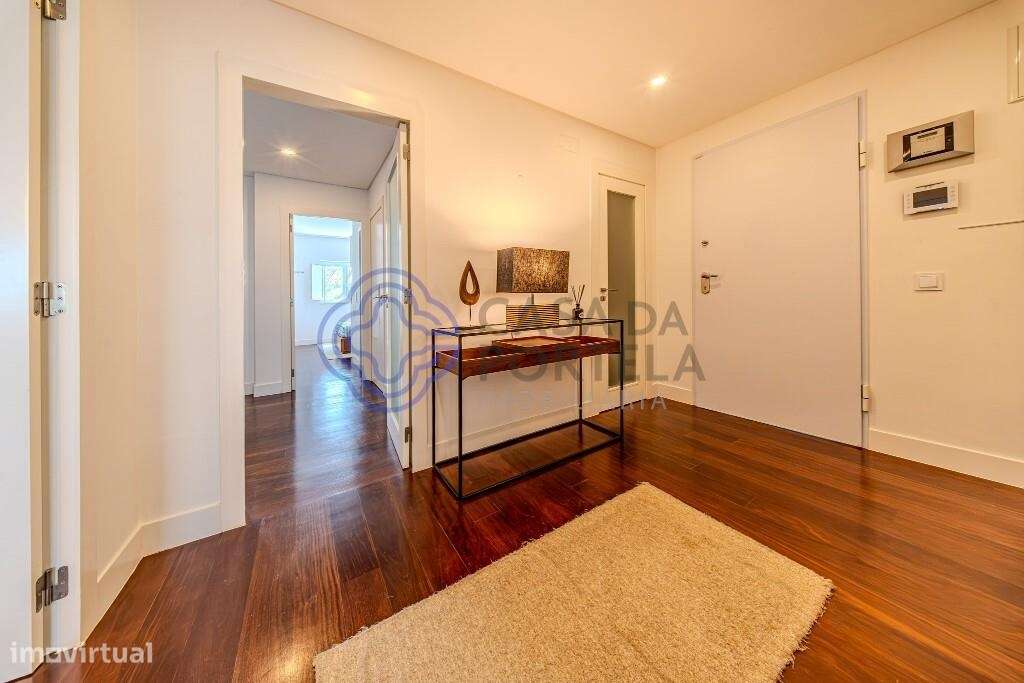 Apartamento Duplex T5 de Luxo com Terraço, Piscina e Garagem – Estoril-40