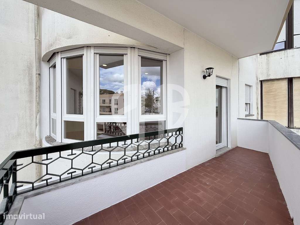 Apartamento T2 // Renovado - Santana / Sesimbra-6