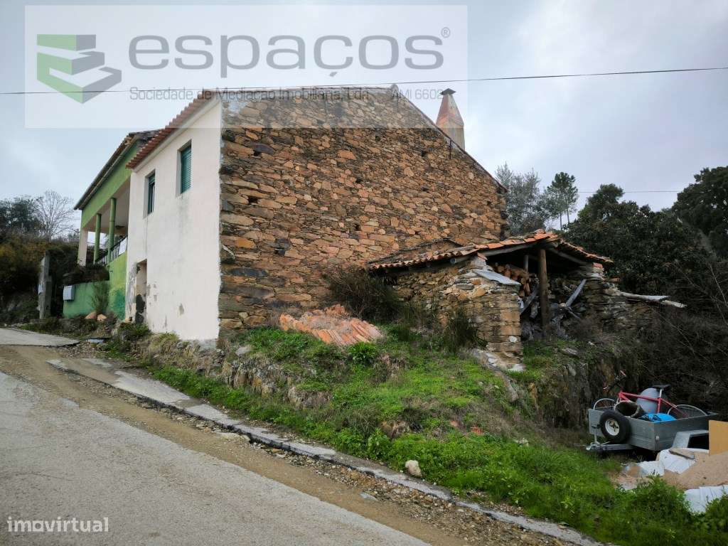 Moradia com quintal - Sobrainho da Ribeira - Grande imagem: 2/16