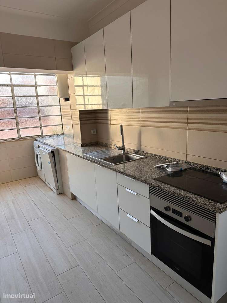 Apartamento T3 com varanda e cozinha equipada - Grande imagem: 4/6