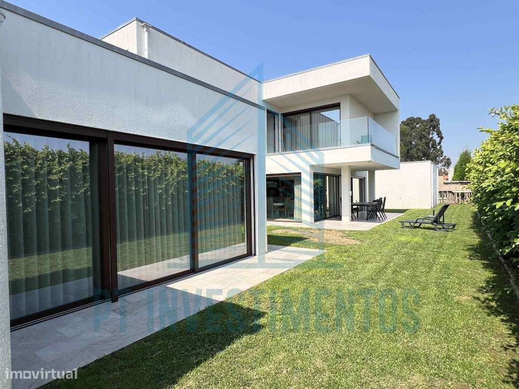 Moradia semi-nova T5+1 em Santa Joana - Aveiro - Grande imagem: 4/60