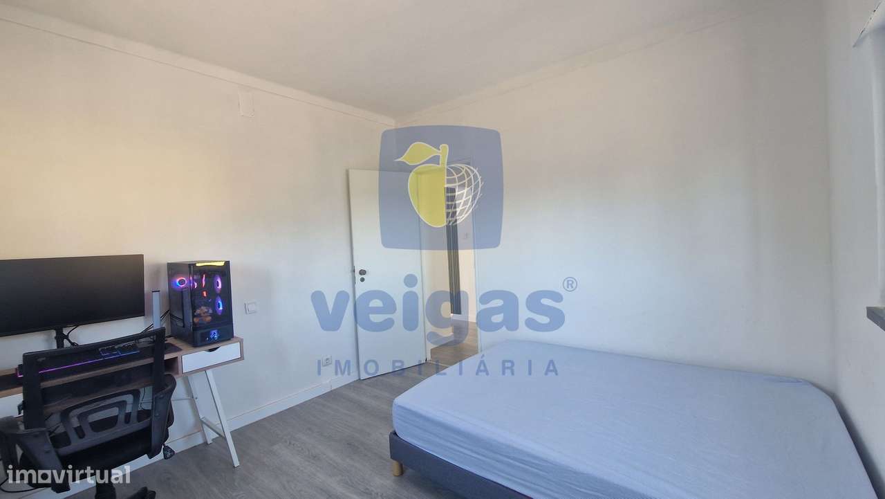 Moradia isolada T2 renovada, com terreno de 700m2 e garagem, em Vermoi-10