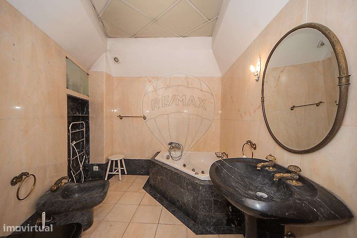 Moradia T6 para venda-25