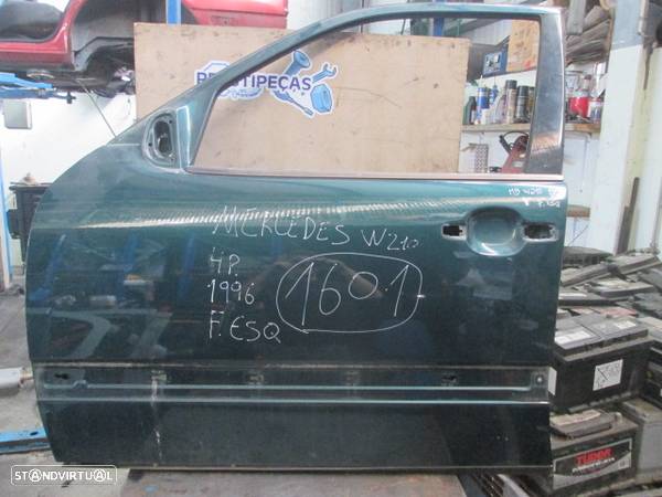 Porta POR1601 MERCEDES W210 1996 4P VERDE FE - 1