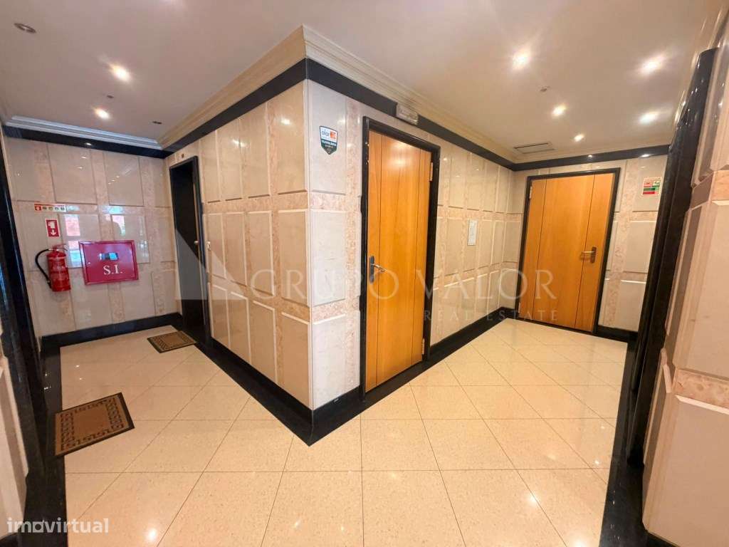 Apartamento T3 | Box 2 Viaturas | Colinas do Cruzeiro | Odivelas-16