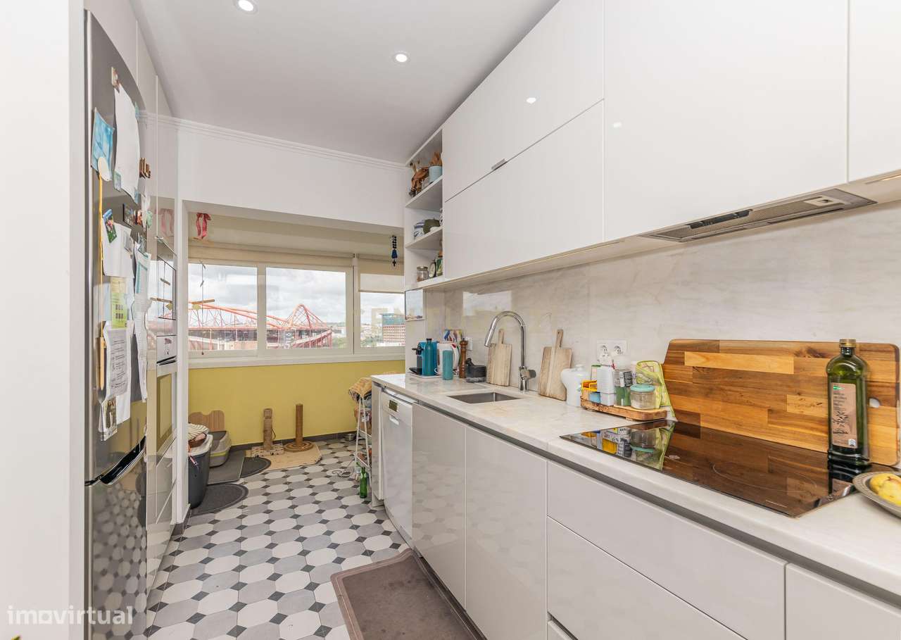 Apartamento T3 duas casas de banho parqueamento em S. Domingos de Benf-7