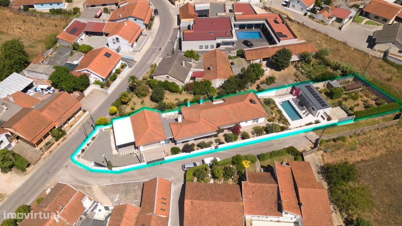 Moradia T4  como nova com Piscina  e vista serra dos Candeiros-41