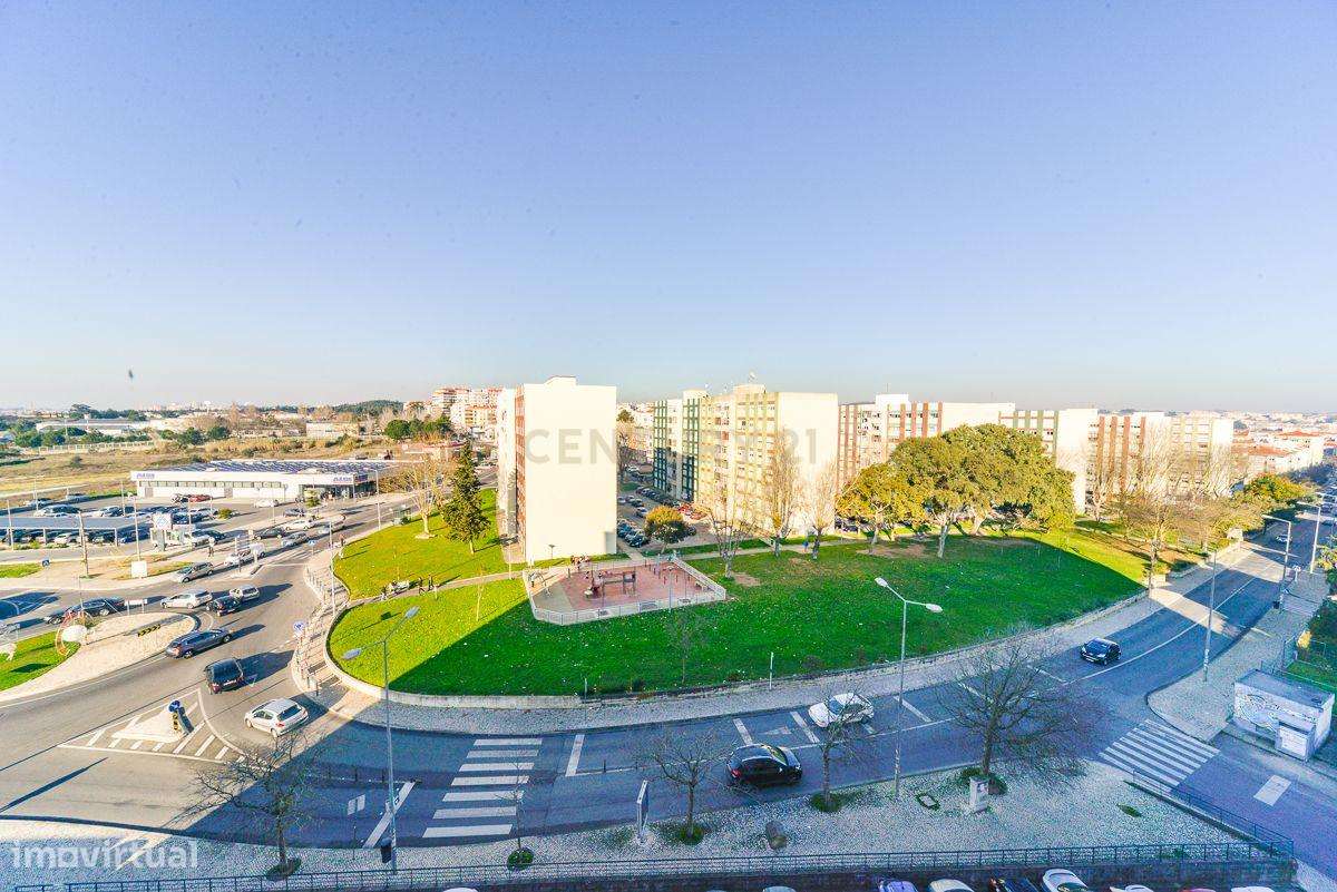 Apartamento T2 com 75 m², situado numa zona central e muito procurada-15