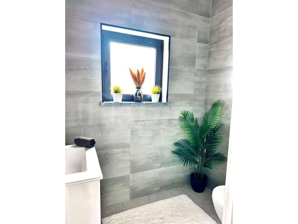 Moradia isolada em lote de 1.000 m² | Duas construções independente...-7