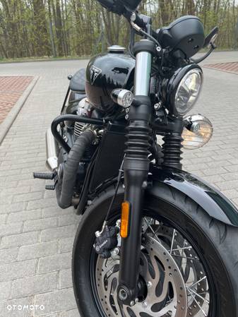 Triumph Bonneville Bobber - 6