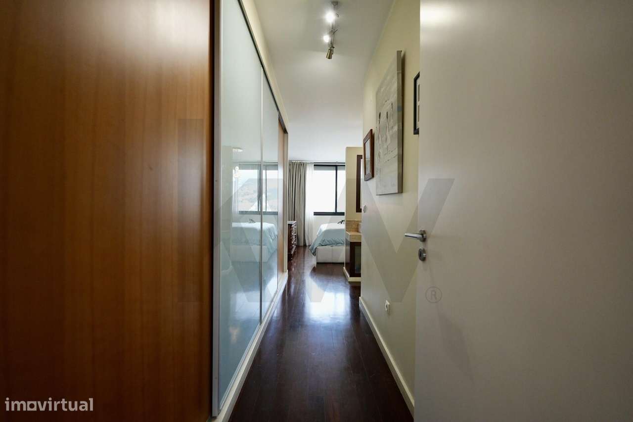 Apartamento T2 nas Madalenas com 170 m2 de área bruta, último piso.-15