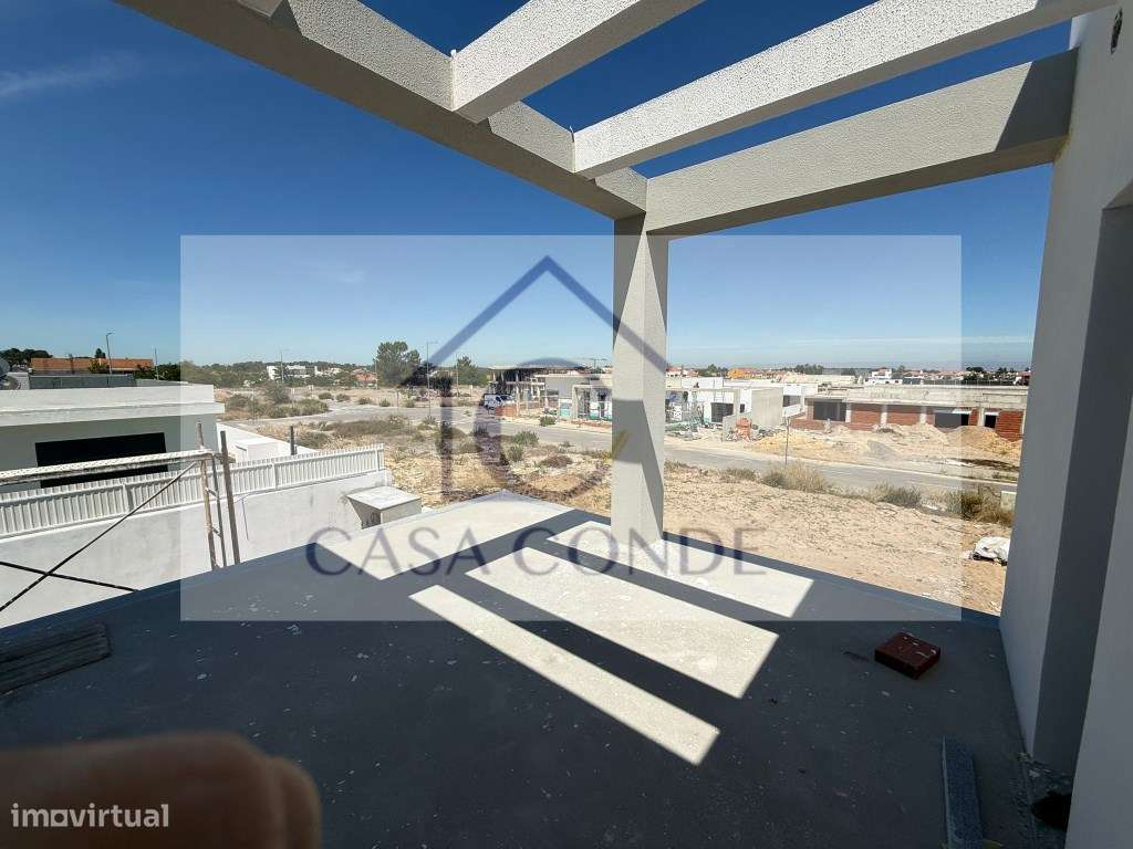 Moradia T4 Isolada Duplex em Azeitão com Piscina e Excelentes Acaba...-33