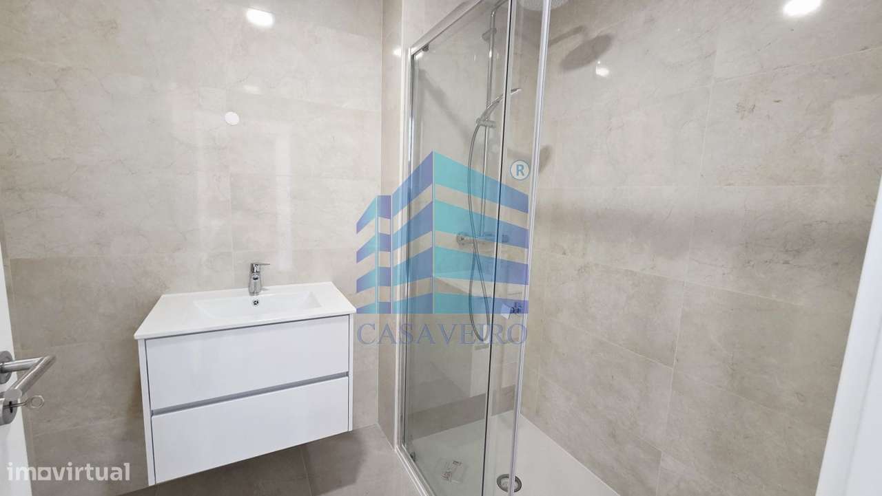 Apartamento T2 Duplex com terraço  centro de Esgueira-8