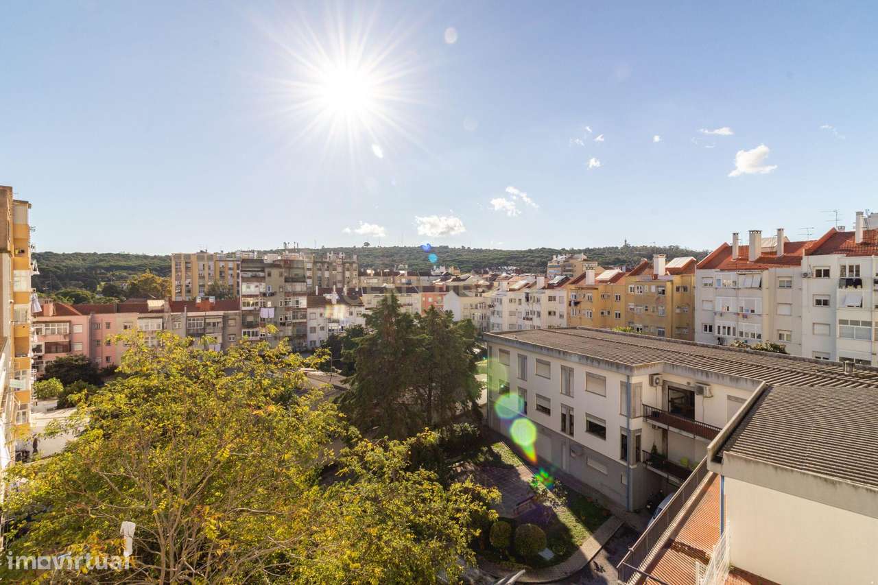 Fantástico T2 com ótimas varandas-24