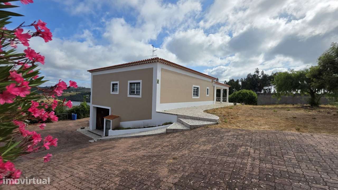 Excelente Moradia T3 com Vista Panorâmica sobre a Albufeira do Castel - Grande imagem: 5/60