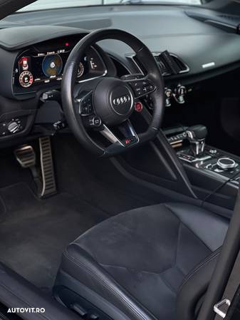 Audi R8 - 12