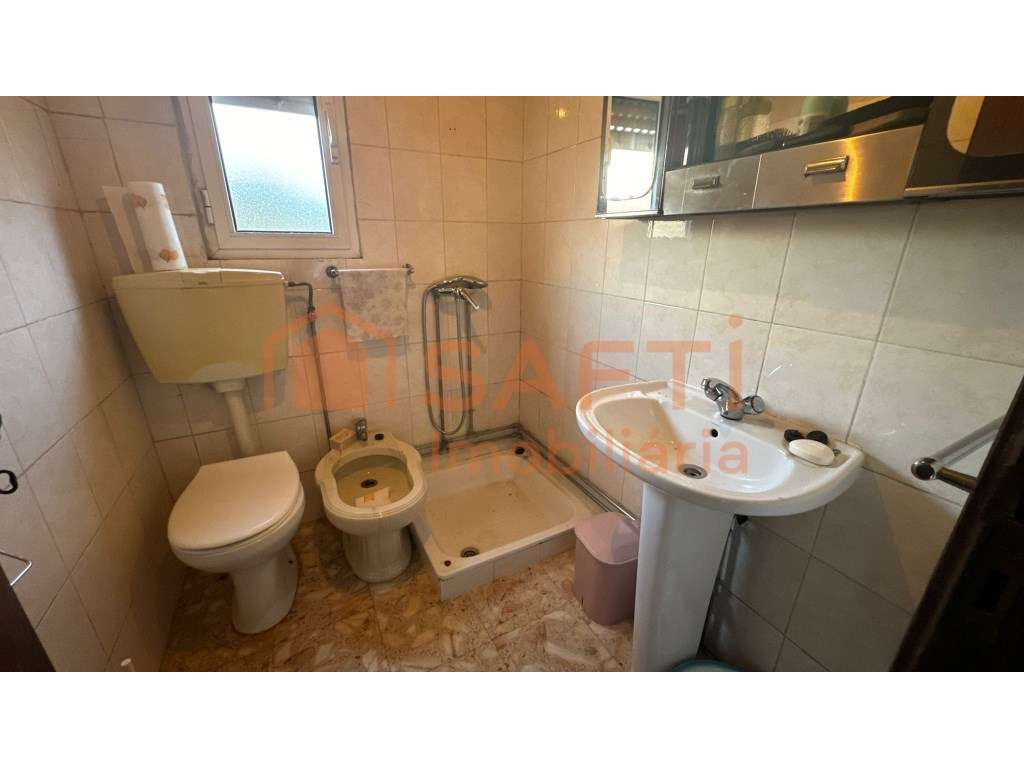 Moradia T3, em zona sossegada - Grande imagem: 2/12