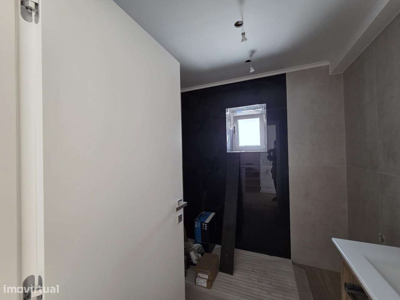 Moradia T2 totalmente remodelada e Equipada em Janas com Garagem e...-8