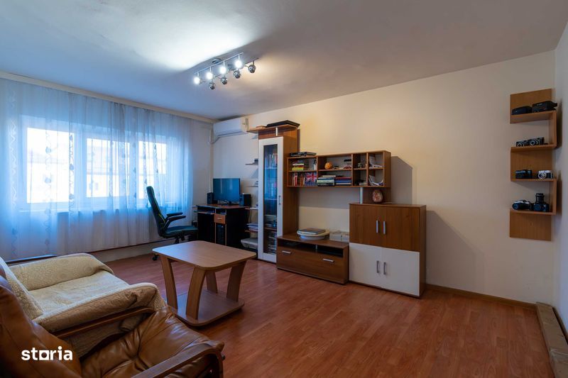 Propietar, apartament cu 2 camere, decomandat, renovat, zona Girocului