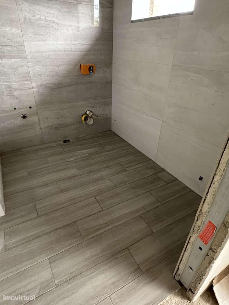 Moradia t3 geminada com 2 pisos na Quinta da Bonita Alhos Vedros-6