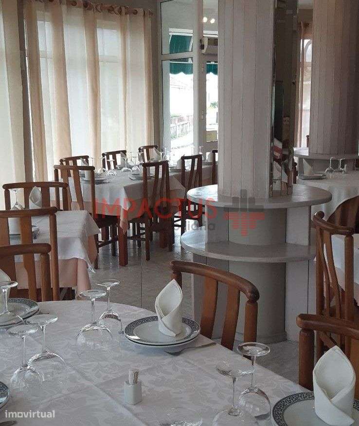 Restaurante equipado e a funcionar - Grande imagem: 4/18