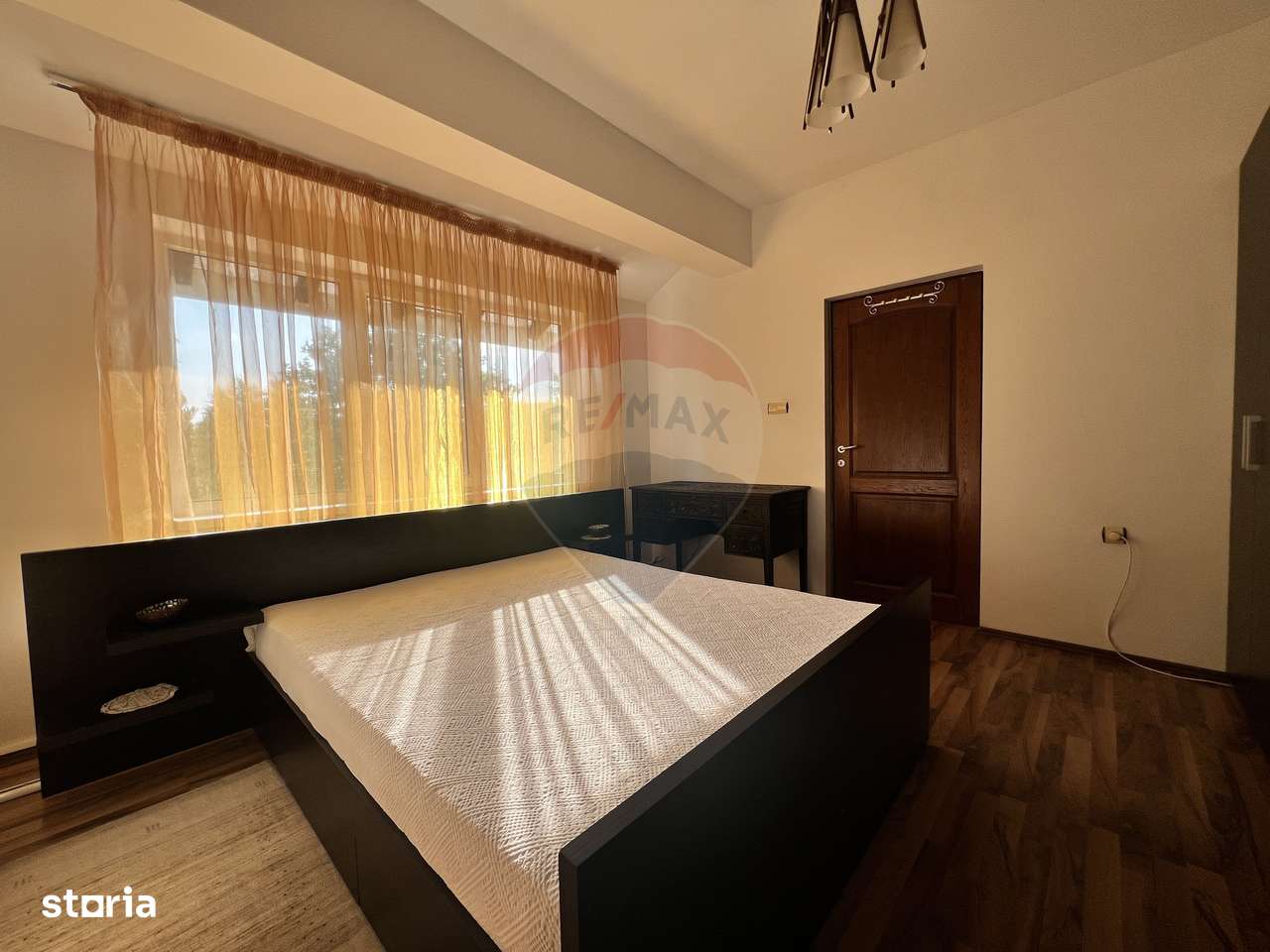 Casă spațioasă și versatilă în Păsărea (Brănești)-16