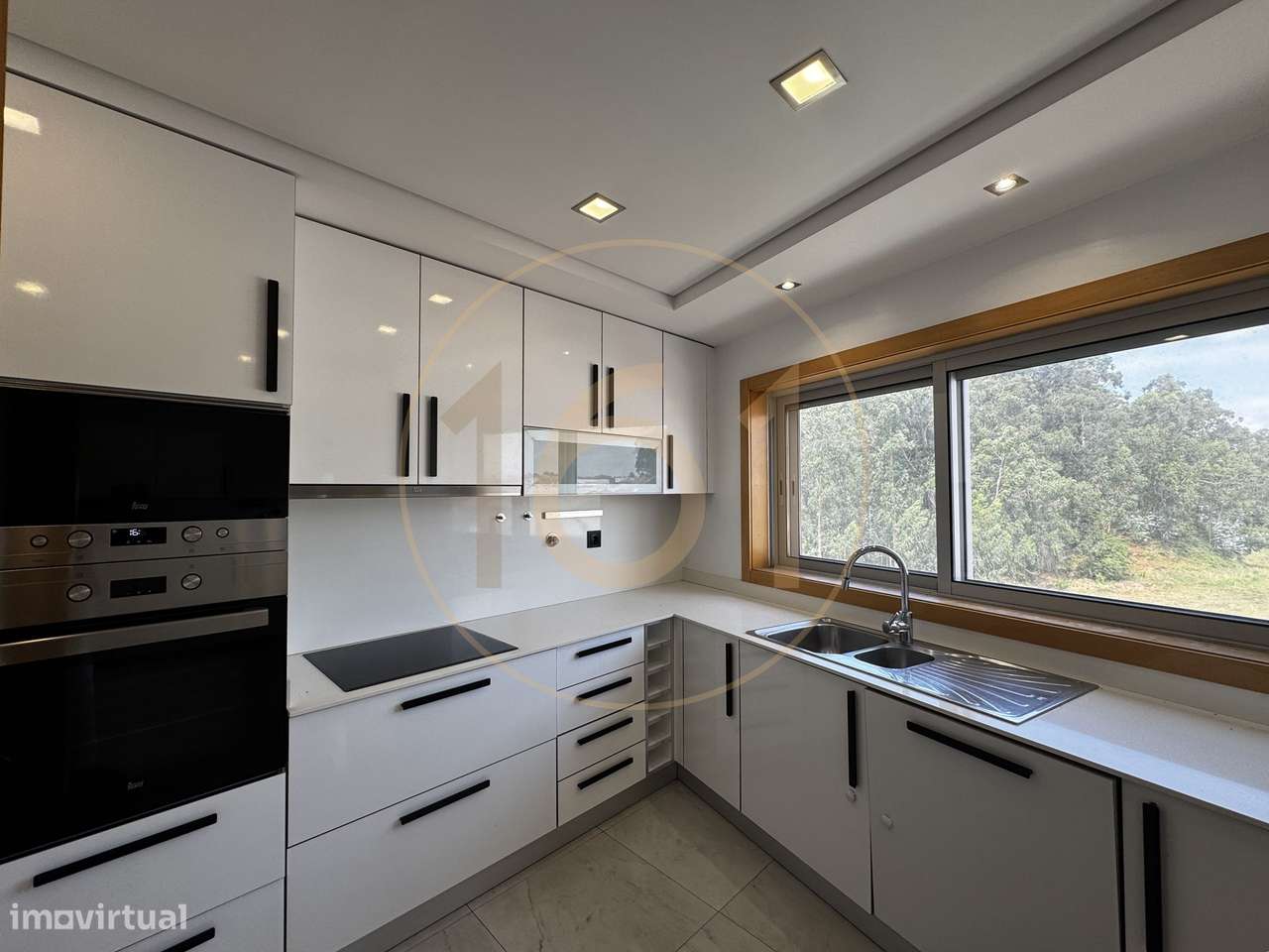 Apartamento T3+1 duplex com 2 terraços e varandas-5