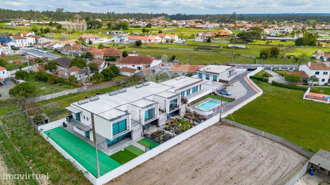 Moradia T3 Geminada, em condomínio privado com piscina - Grande imagem: 4/42