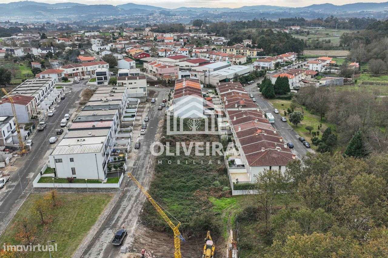 Lote de Terreno para moradia em banda em Soutelo, Vila Verde-6