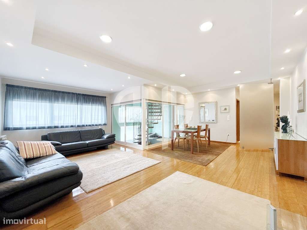 Apartamento T3+1 Duplex C/Terraço 250m2 // Condominio-8