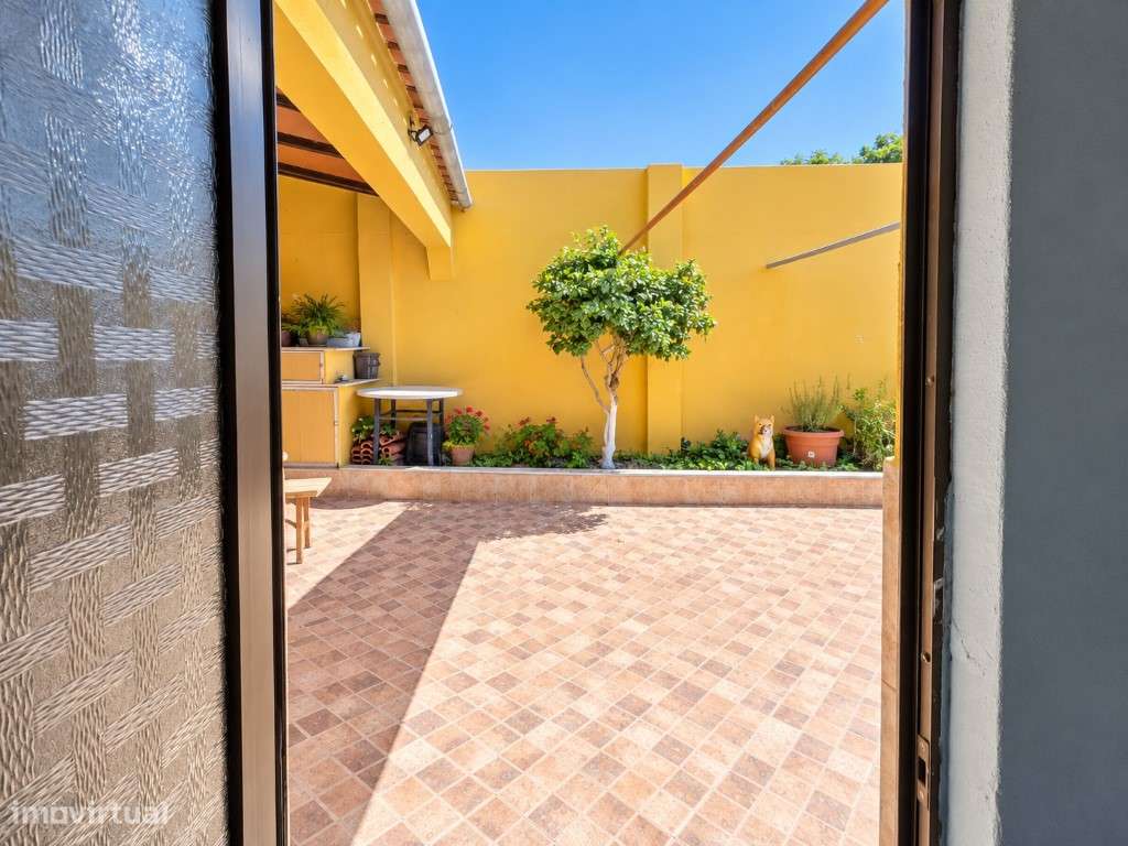 MORADIA 195 m² COM POTENCIAL PARA 2 HABITAÇÕES | PRÓXIMA DAS PRAIAS...-55