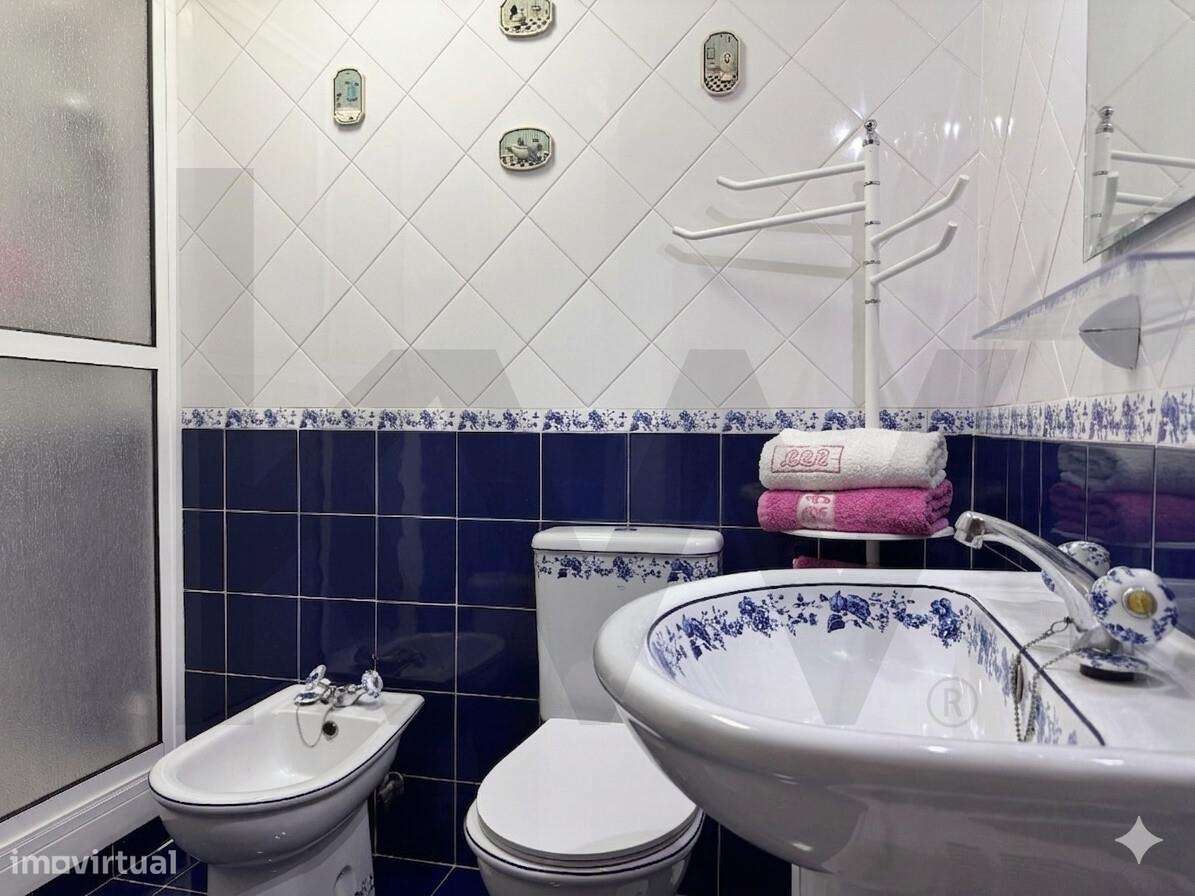 Apartamento T3 em São João da Talha, com vista rio e lugar de parqueam-8