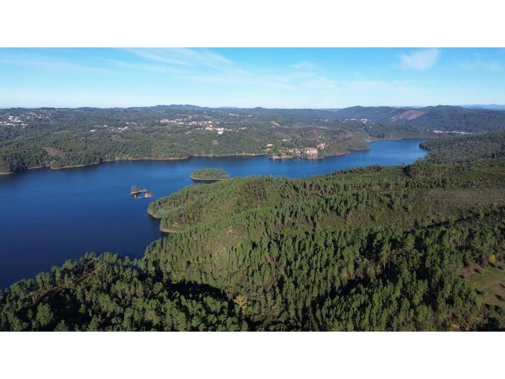 Moradia com grande potencial a 500 m da Albufeira de Castelo de Bode-15