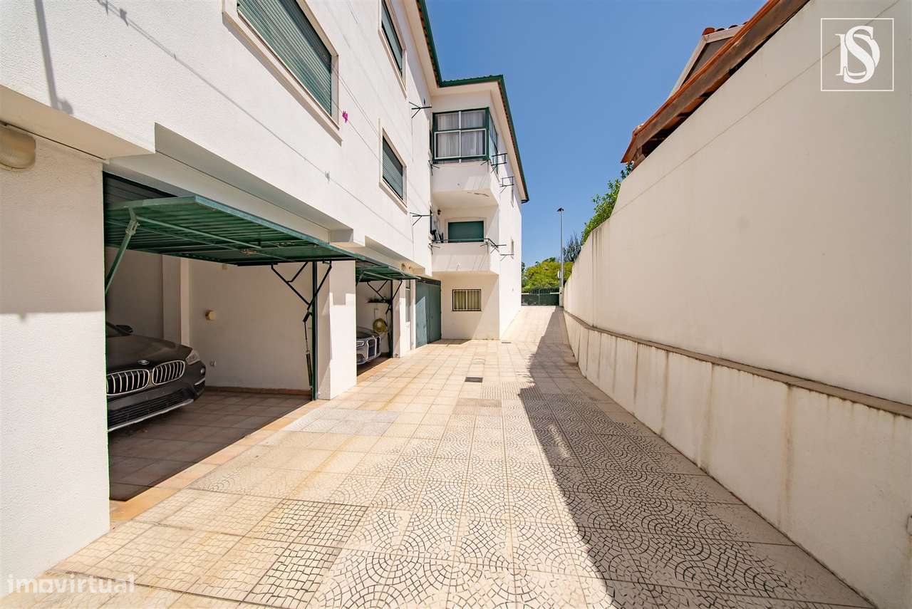 Apartamento T4 c/ Garagem-38