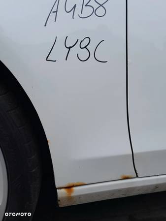 AUDI A4 B8 BŁOTNIK LEWY PRZEDNI LEWY PRZÓD KOLOR: LY9C - 4