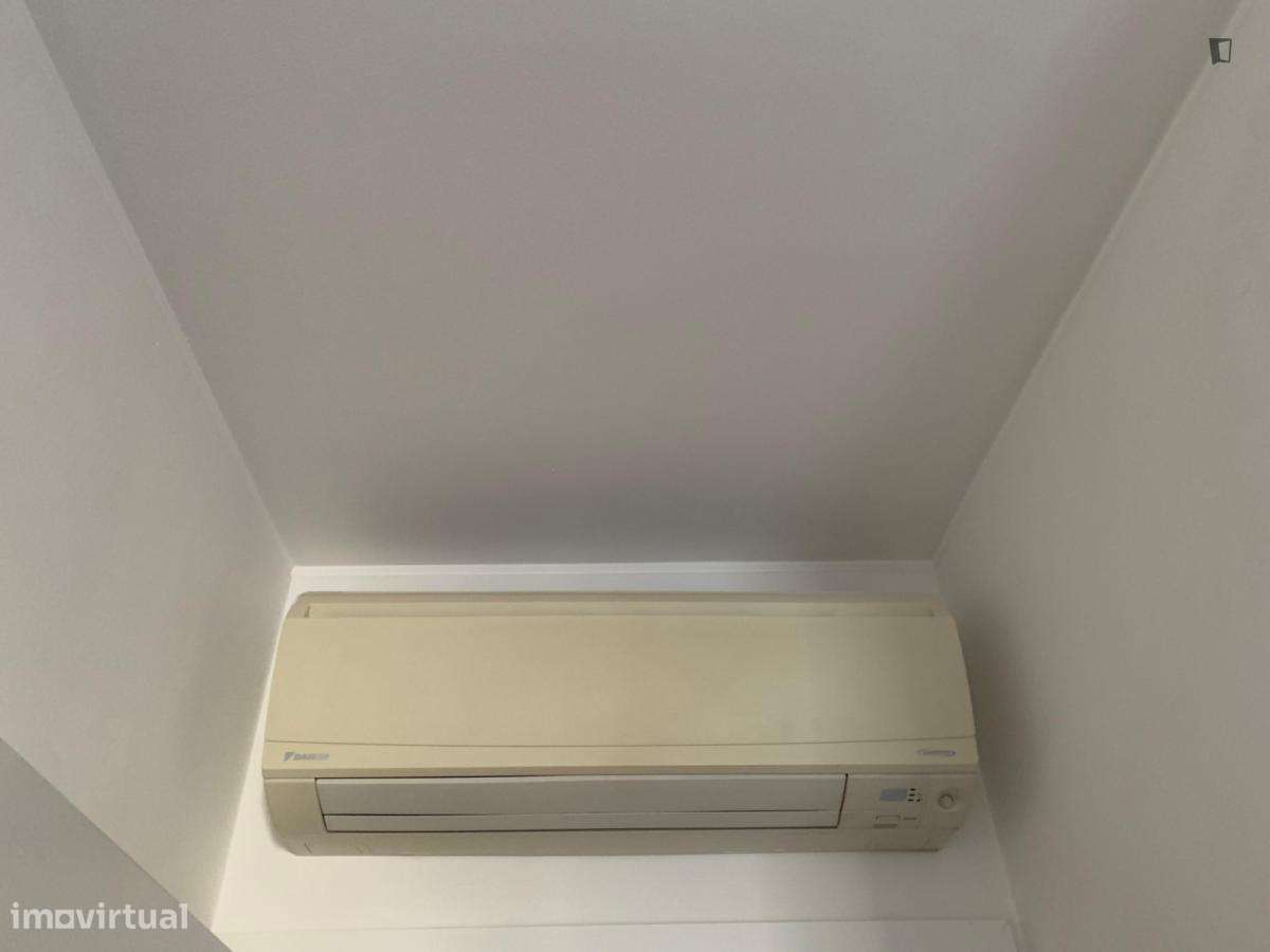 Quarto - localizado em Setubal - Grande imagem: 5/8