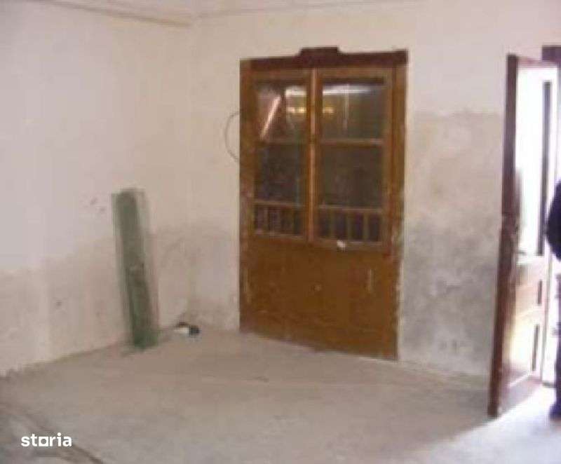 Vanzare apartament in casa veche si curte - Licitatie 14.10.2025-3